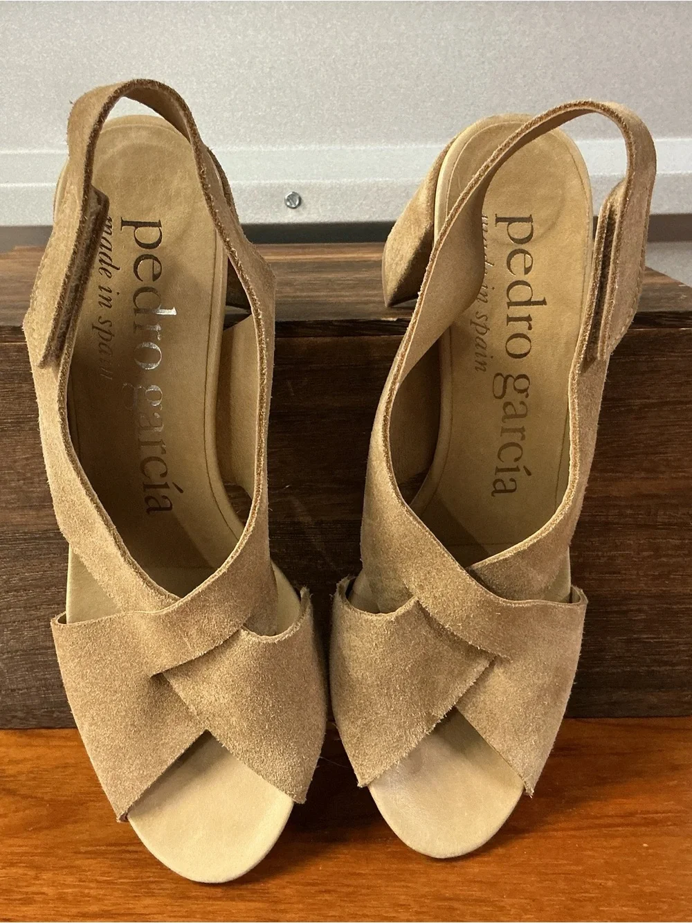 Pedro Garcia Women Tan Suede Crisscross Slingback Wedge Sandal 40.5EU 10.5US. Pr